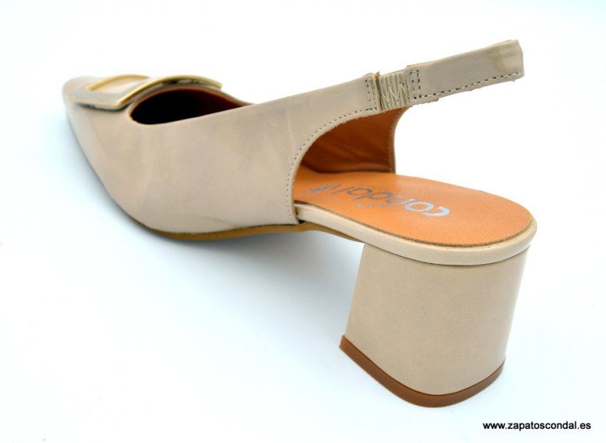 María Jaén 8121 beige. Tacón 5cm.