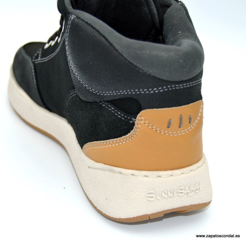 Sunni Sabbi Senzo negro.